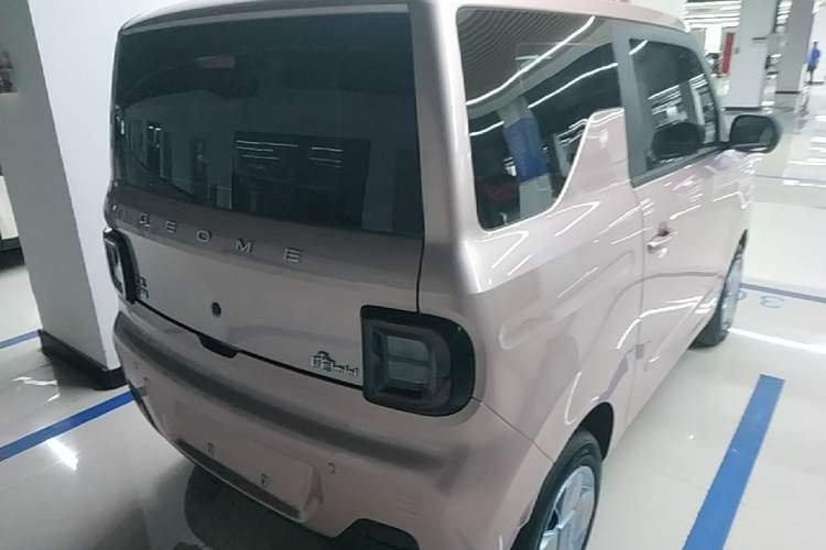 Used Geely Galaxy Panda 2023 Panda Mini 200km Endurance Bear Rear Right 45 Deg