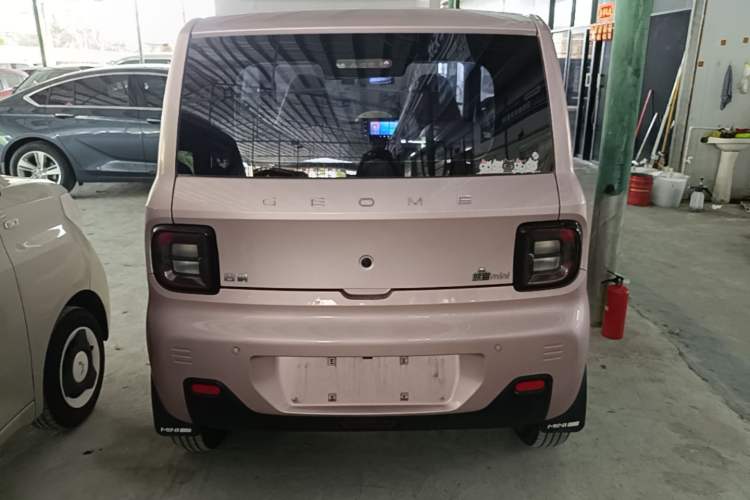 Used Geely Galaxy Panda 2023 Panda Mini 200km Endurance Bear Rear