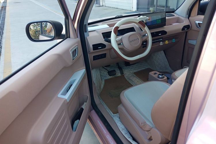 Used Geely Galaxy Panda 2023 Panda Mini 200km Endurance Bear Driver Seat