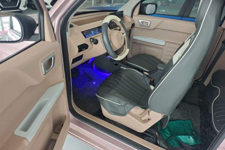 Used Geely Galaxy Panda 2023 Panda Mini 200km Endurance Bear Driver Seat