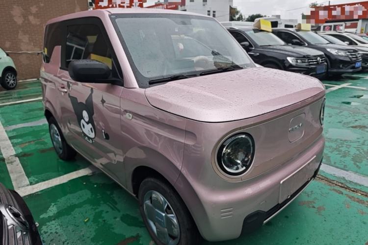 Used Geely Galaxy Panda 2023 Panda Mini 200km Endurance Bear Front Right 45 Deg