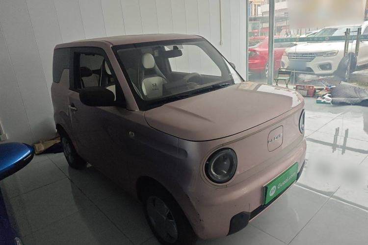 Used Geely Galaxy Panda 2023 Panda Mini 200km Endurance Bear Front Right 45 Deg