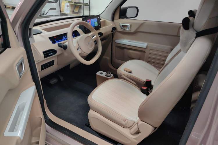 Used Geely Galaxy Panda 2023 Panda Mini 200km Endurance Bear Interior 2