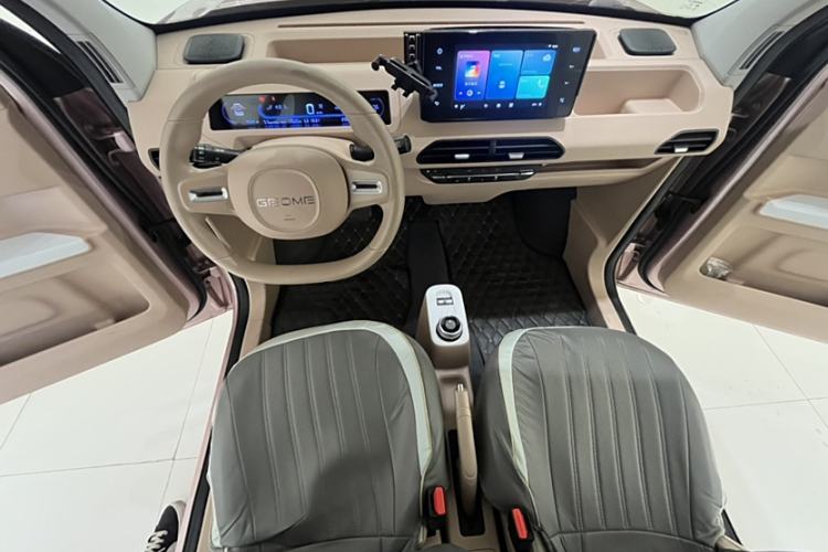Used Geely Galaxy Panda 2023 Panda Mini 200km Endurance Bear Interior 3