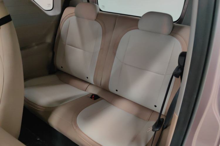 Used Geely Galaxy Panda 2023 Panda Mini 200km Endurance Bear Interior 3