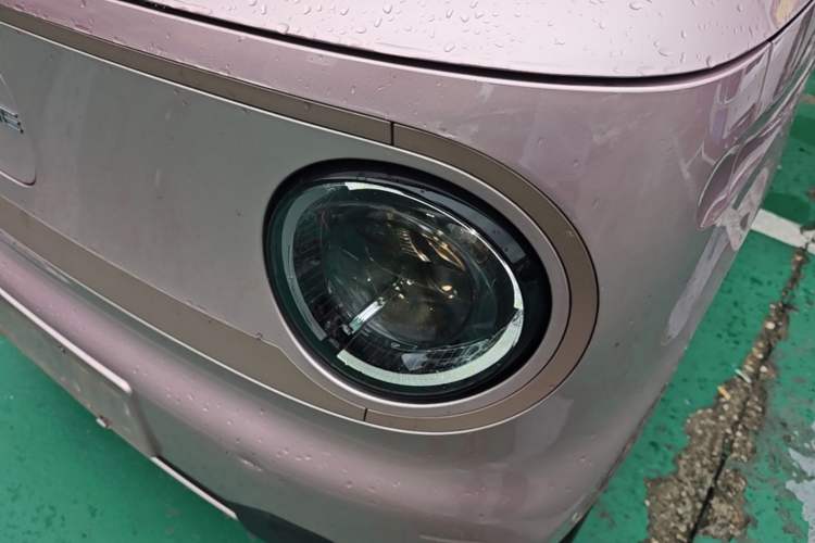 Used Geely Galaxy Panda 2023 Panda Mini 200km Endurance Bear Left Front Headlight