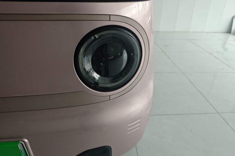 Used Geely Galaxy Panda 2023 Panda Mini 200km Endurance Bear Left Front Headlight