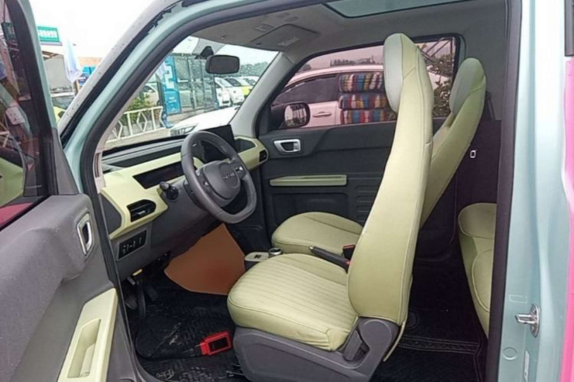Used Geely Galaxy Panda 2023 Panda Mini New Year Edition Treasure Bear Left Rear Seat