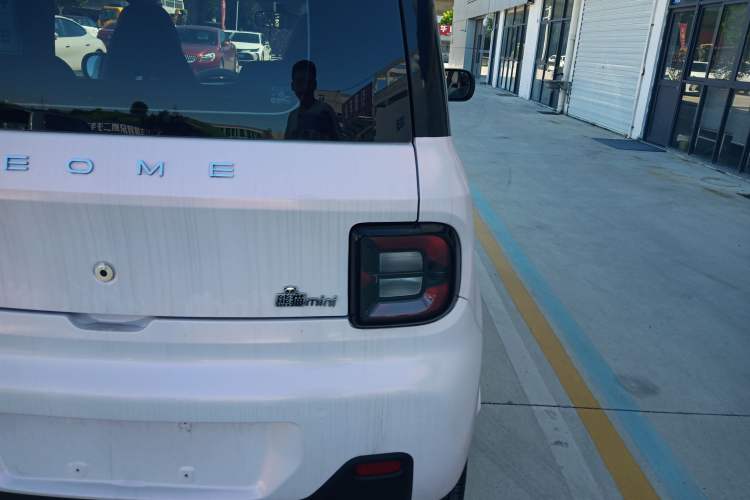 Used Geely Galaxy Panda 2023 Panda Mini 200km Endurance Bear Right Rear Taillight