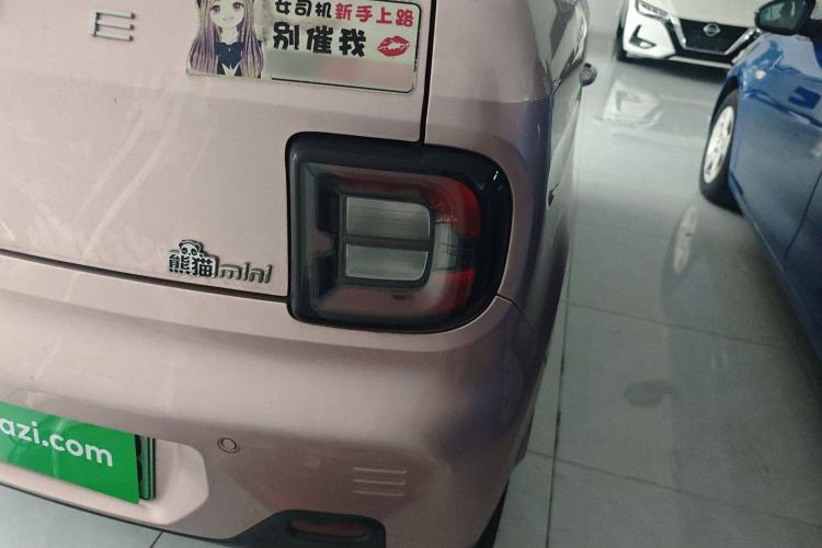 Used Geely Galaxy Panda 2023 Panda Mini 200km Endurance Bear Right Rear Taillight