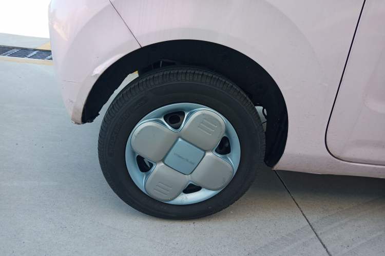 Used Geely Galaxy Panda 2023 Panda Mini 200km Endurance Bear Right Rear Wheel Hub
