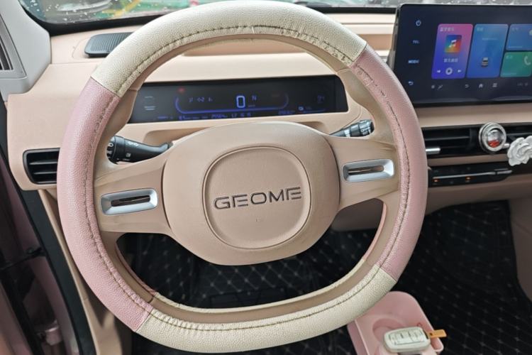 Used Geely Galaxy Panda 2023 Panda Mini 200km Endurance Bear Steering Wheel