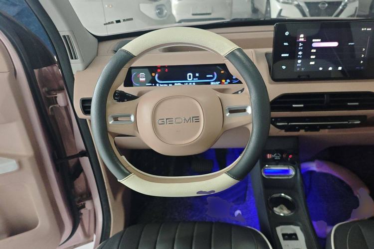 Used Geely Galaxy Panda 2023 Panda Mini 200km Endurance Bear Steering Wheel