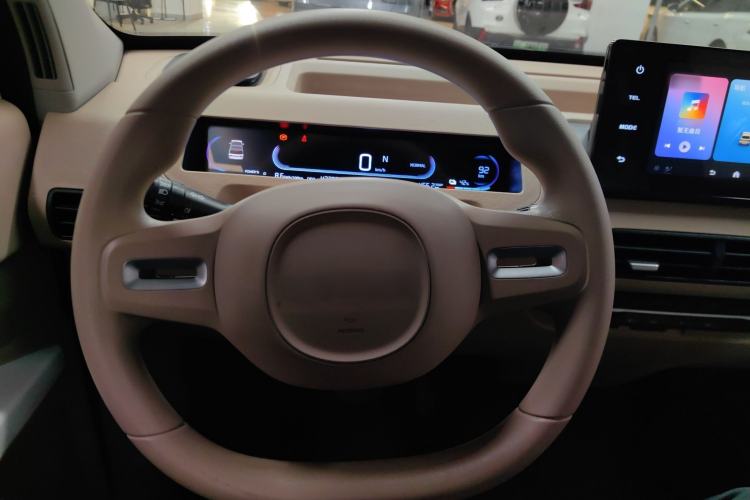 Used Geely Galaxy Panda 2023 Panda Mini 200km Endurance Bear Steering Wheel