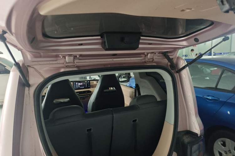 Used Geely Galaxy Panda 2023 Panda Mini 200km Endurance Bear Trunk