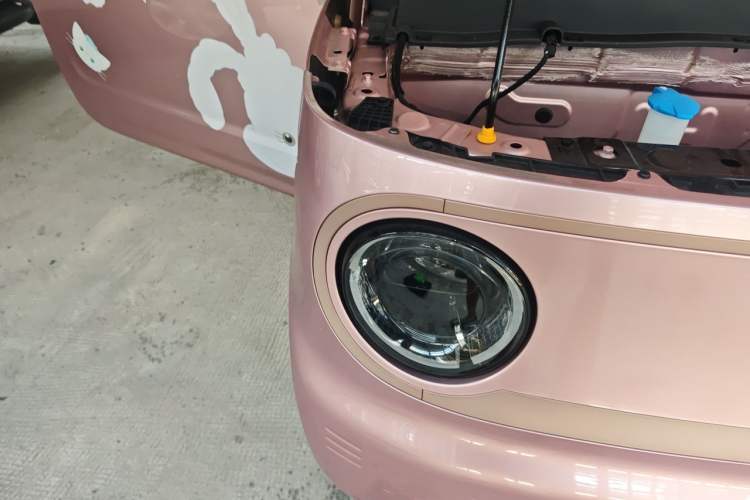 Used Geely Galaxy Panda 2023 Panda Mini 200km Endurance Bear Right Front Headlight