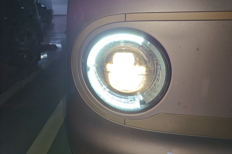 Used Geely Galaxy Panda 2023 Panda Mini 200km Endurance Bear Right Front Headlight