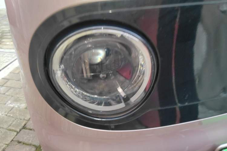 Used Geely Galaxy Panda 2023 Panda Mini 200km Endurance Bear Right Front Headlight
