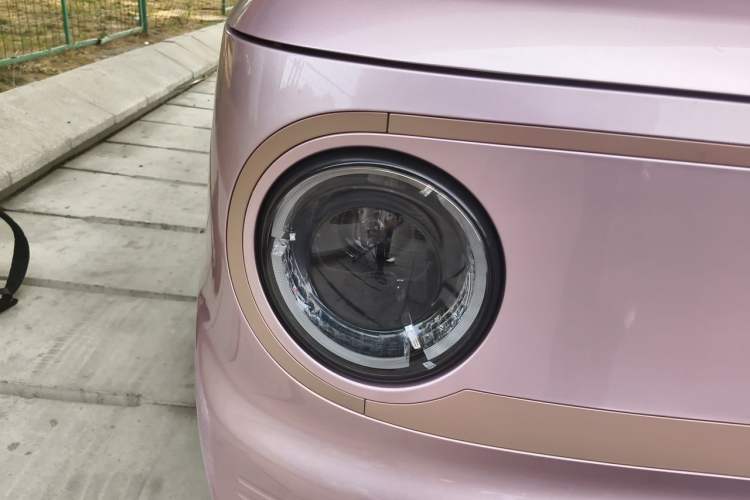 Used Geely Galaxy Panda 2023 Panda Mini 200km Endurance Bear Right Front Headlight