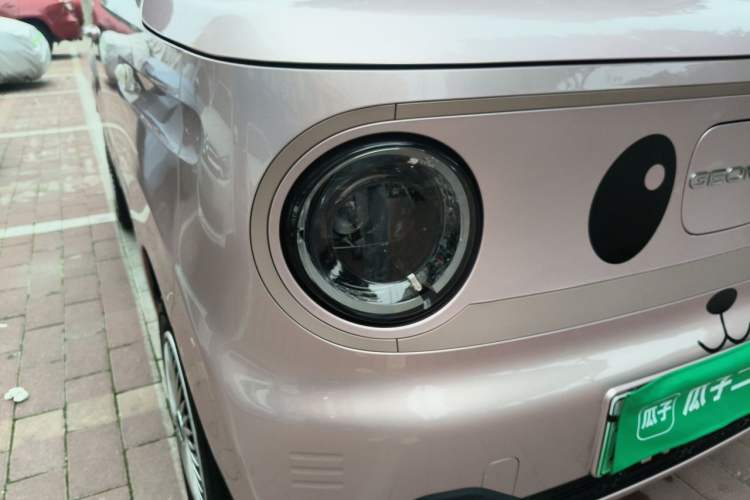 Used Geely Galaxy Panda 2023 Panda Mini 200km Endurance Bear Right Front Headlight