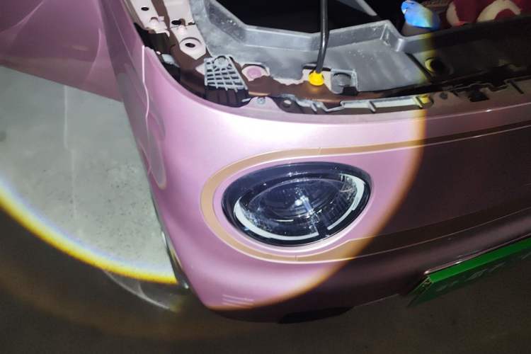 Used Geely Galaxy Panda 2023 Panda Mini 200km Endurance Bear Right Front Headlight