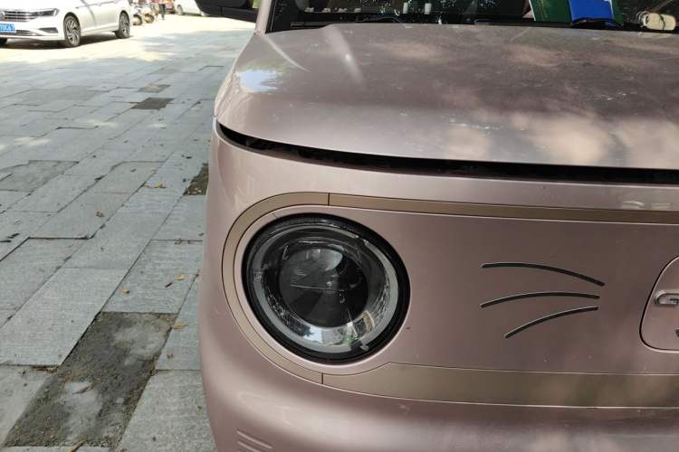 Used Geely Galaxy Panda 2023 Panda Mini 200km Endurance Bear Right Front Headlight