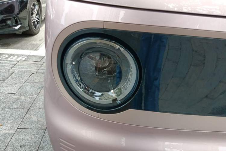 Used Geely Galaxy Panda 2023 Panda Mini 200km Endurance Bear Right Front Headlight