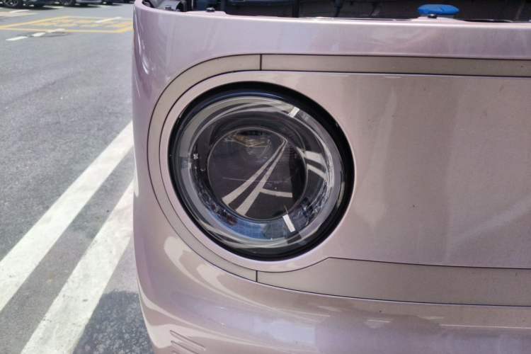 Used Geely Galaxy Panda 2023 Panda Mini 200km Little Yellow Duck Limited Edition — Happy as Can Be Right Front Headlight