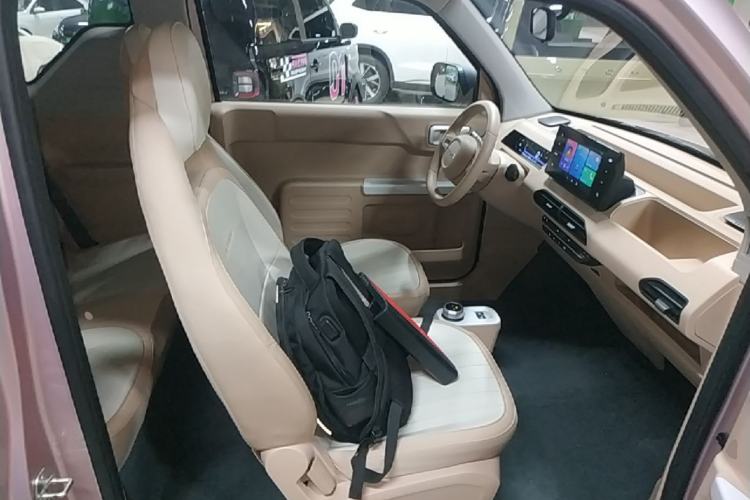 Used Geely Galaxy Panda 2023 Panda Mini 200km Endurance Bear Right Front Seat