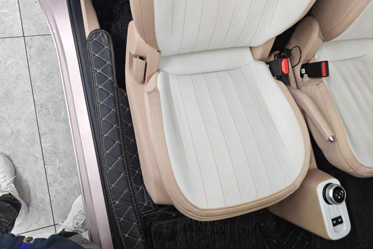 Used Geely Galaxy Panda 2023 Panda Mini 200km Endurance Bear Right Front Seat