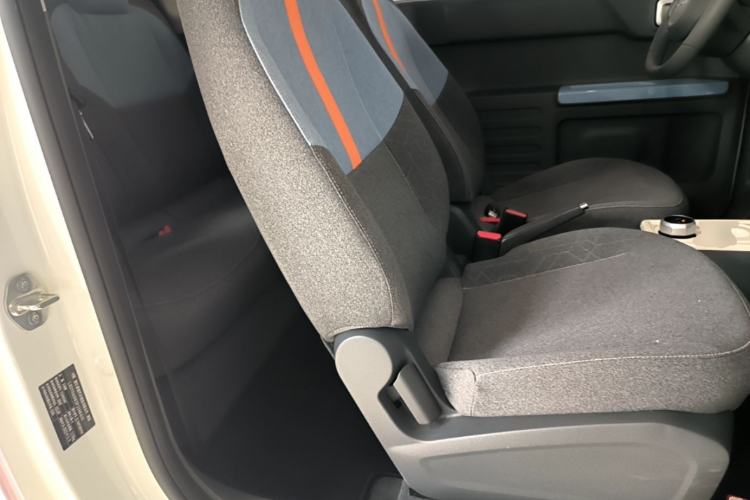 Used Geely Galaxy Panda 2023 Panda Mini 200km Endurance Bear Right Front Seat