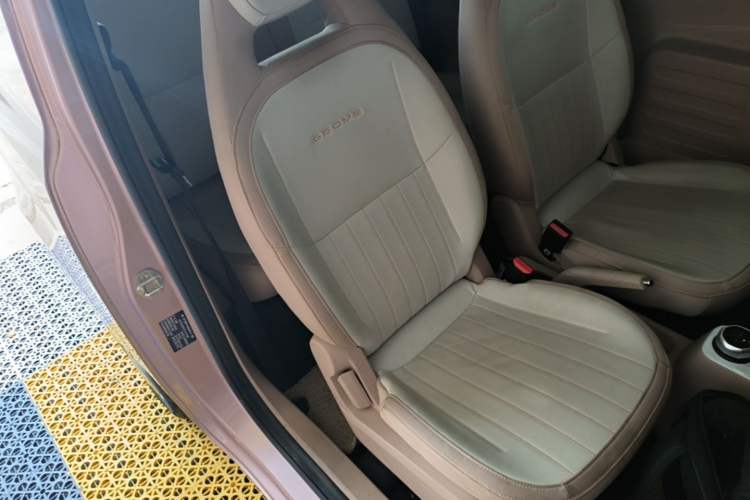 Used Geely Galaxy Panda 2023 Panda Mini 200km Endurance Bear Right Front Seat
