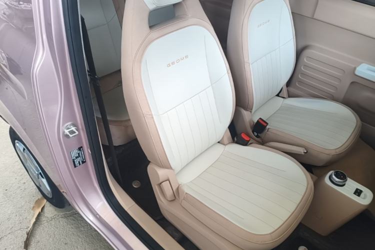 Used Geely Galaxy Panda 2023 Panda Mini 200km Endurance Bear Right Front Seat