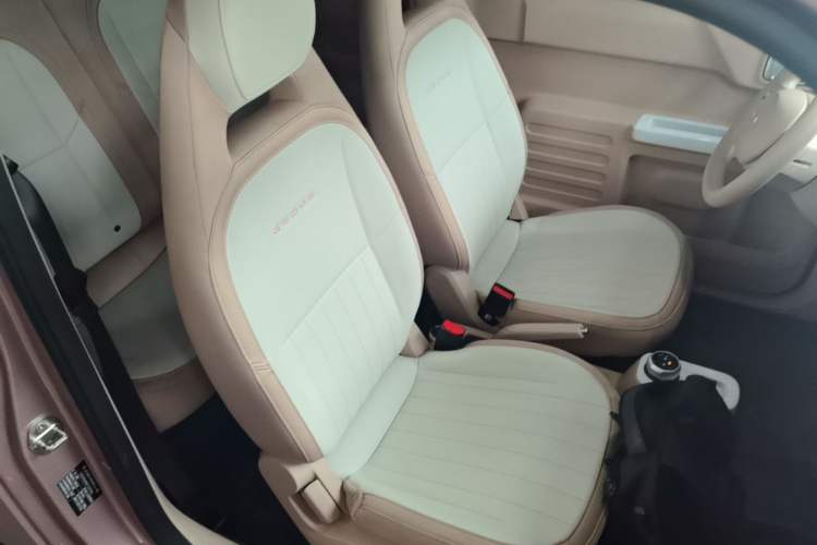 Used Geely Galaxy Panda 2023 Panda Mini 200km Endurance Bear Right Front Seat