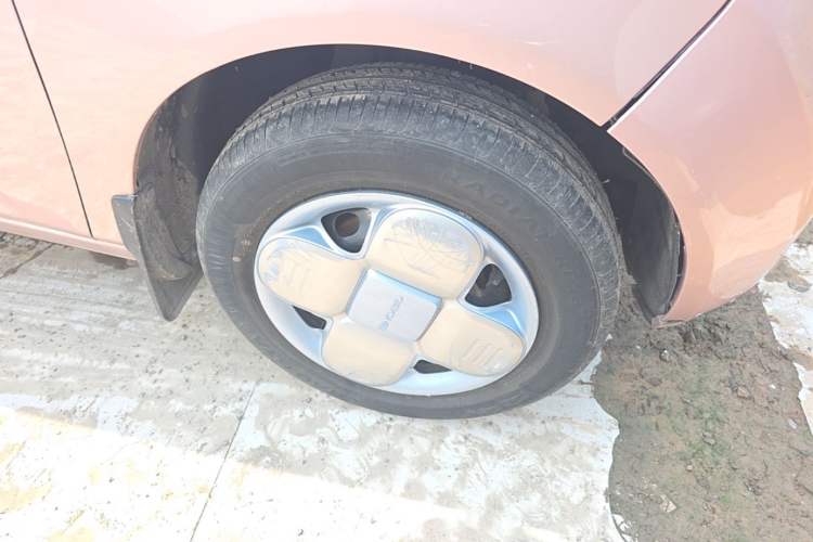 Used Geely Galaxy Panda 2023 Panda Mini 200km Endurance Bear Right Front Wheel Hub