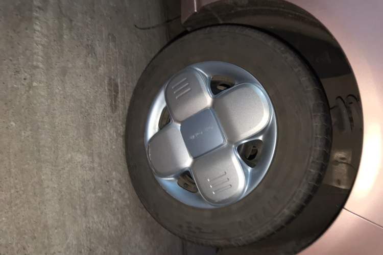 Used Geely Galaxy Panda 2023 Panda Mini 200km Endurance Bear Right Front Wheel Hub