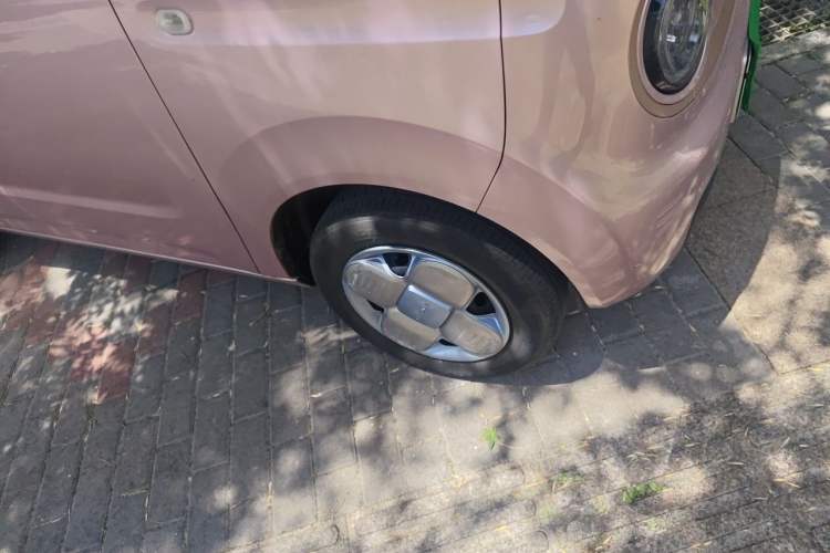 Used Geely Galaxy Panda 2023 Panda Mini 200km Endurance Bear Right Front Wheel Hub