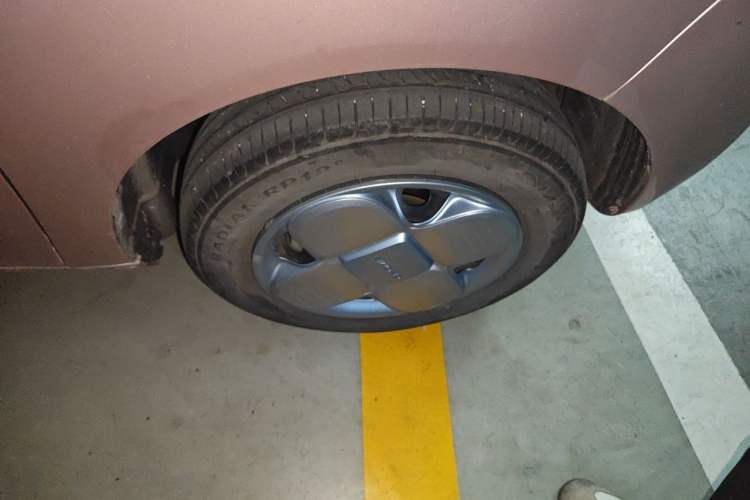 Used Geely Galaxy Panda 2023 Panda Mini 200km Endurance Bear Right Front Wheel Hub