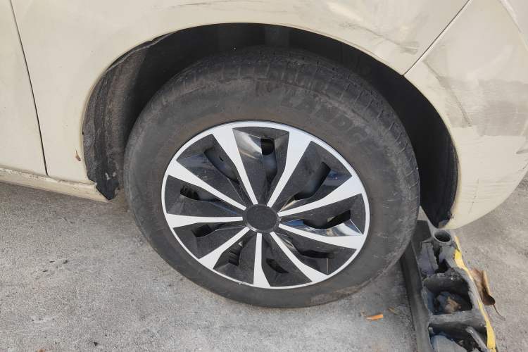 Used Geely Galaxy Panda 2023 Panda Mini 200km Endurance Bear Right Front Wheel Hub
