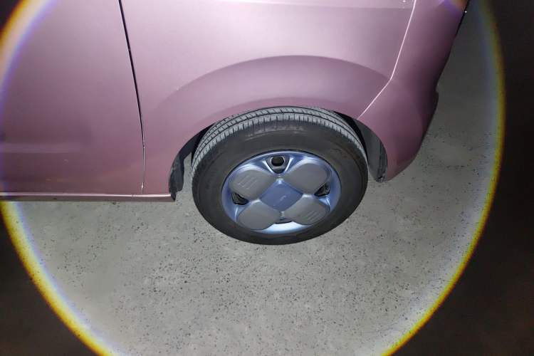 Used Geely Galaxy Panda 2023 Panda Mini 200km Endurance Bear Right Front Wheel Hub