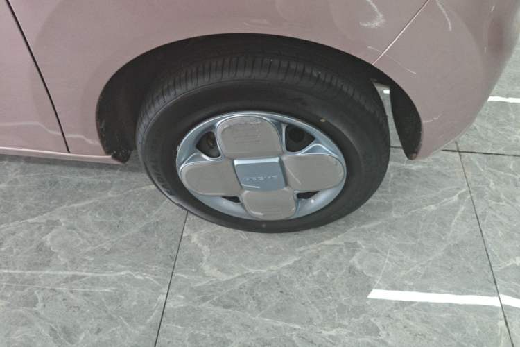 Used Geely Galaxy Panda 2023 Panda Mini 200km Endurance Bear Right Front Wheel Hub