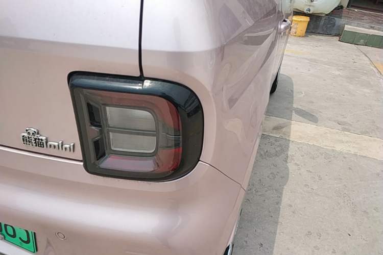 Used Geely Galaxy Panda 2023 Panda Mini 200km Endurance Bear Right Rear Taillight