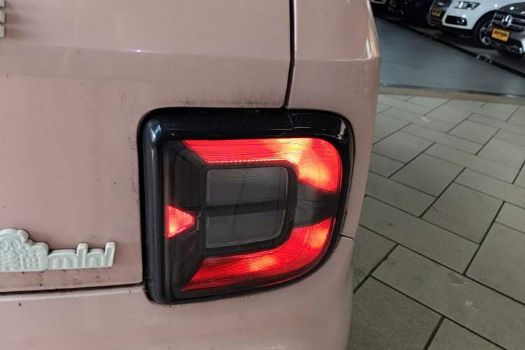 Used Geely Galaxy Panda 2023 Panda Mini 200km Endurance Bear Right Rear Taillight