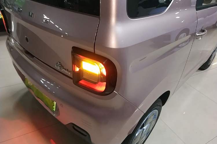 Used Geely Galaxy Panda 2023 Panda Mini 200km Endurance Bear Right Rear Taillight