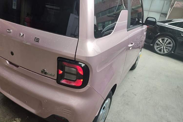 Used Geely Galaxy Panda 2023 Panda Mini 200km Endurance Bear Right Rear Taillight