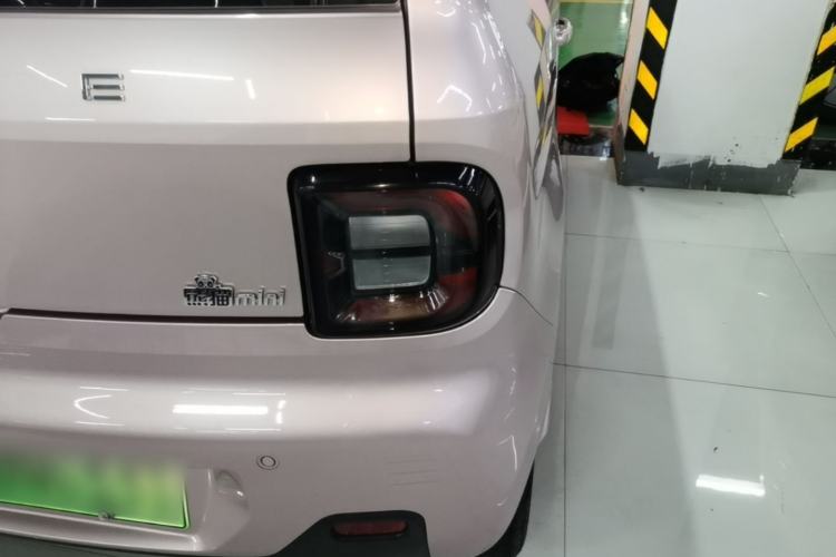 Used Geely Galaxy Panda 2023 Panda Mini 200km Endurance Bear Right Rear Taillight
