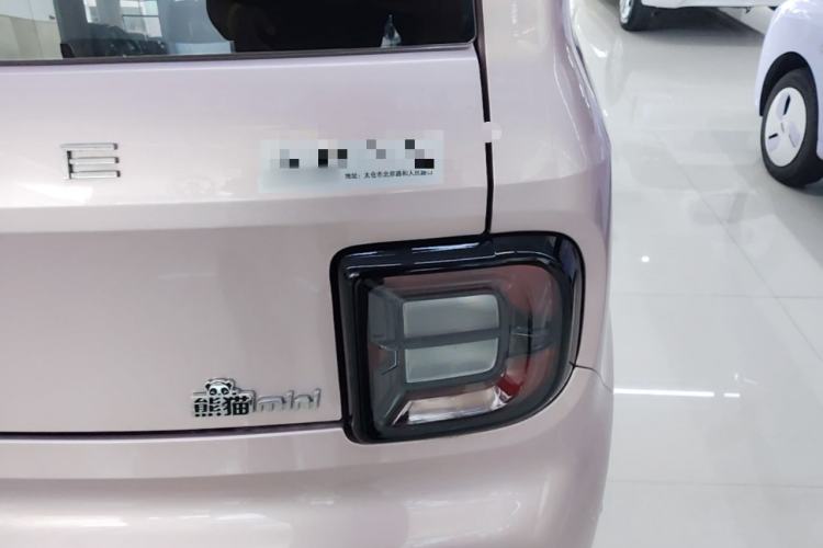 Used Geely Galaxy Panda 2023 Panda Mini 200km Endurance Bear Right Rear Taillight