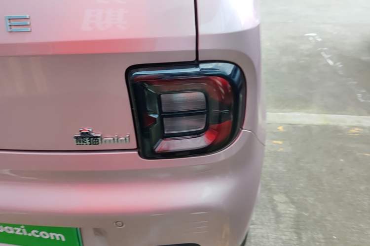 Used Geely Galaxy Panda 2023 Panda Mini 200km Endurance Bear Right Rear Taillight