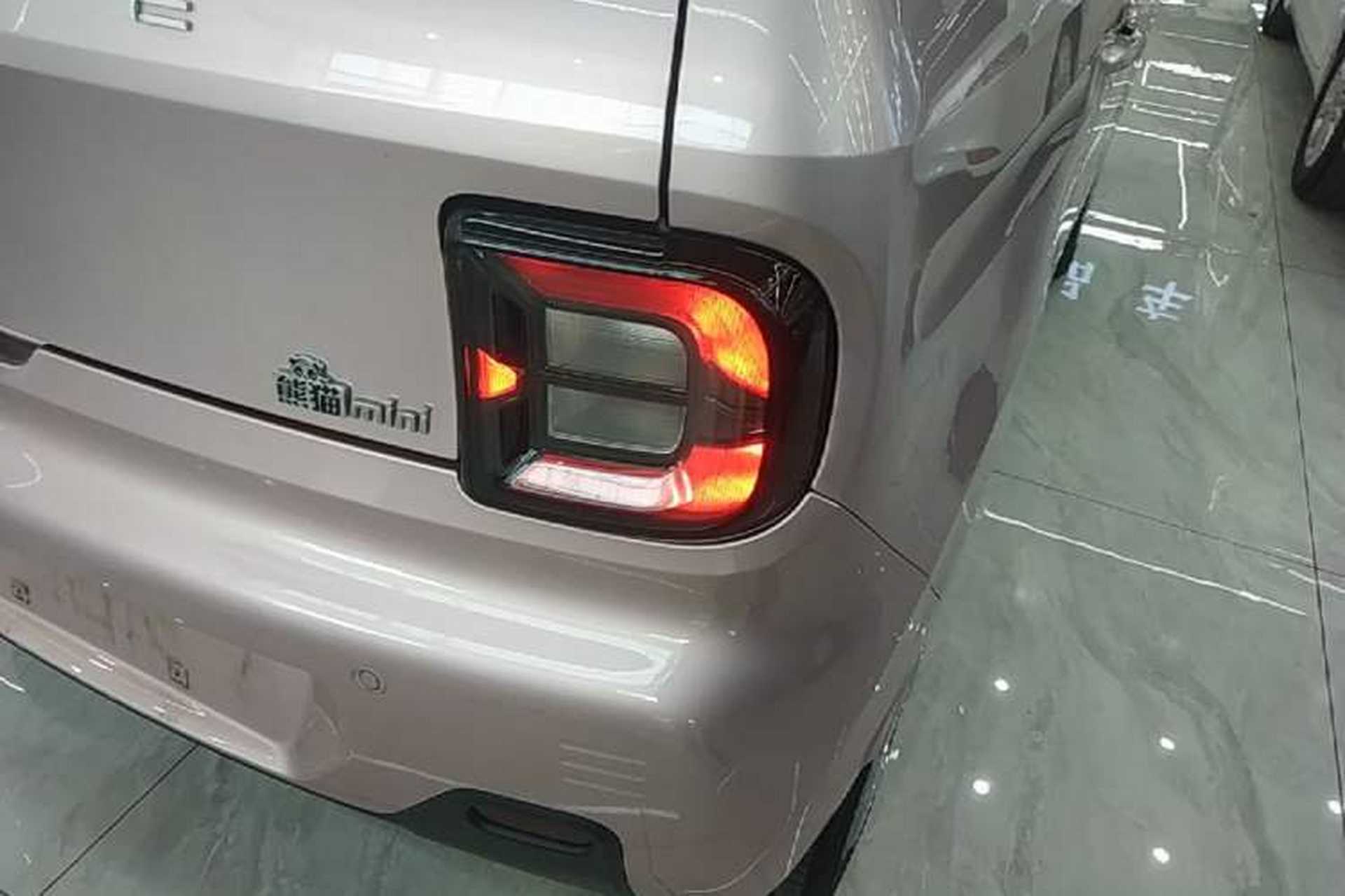 Used Geely Galaxy Panda 2023 Panda Mini 200km Endurance Bear Right Rear Taillight