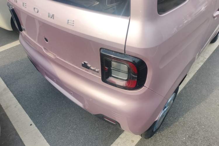 Used Geely Galaxy Panda 2023 Panda Mini 200km Endurance Bear Right Rear Taillight